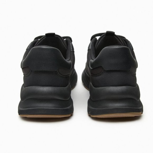 NWT BLACK QUILTED RUNNING SHOES - Picture 4 of 5